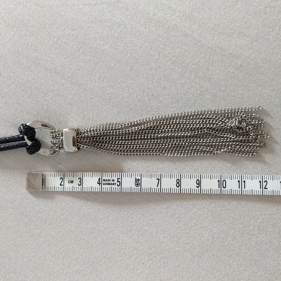 NWT Kenneth Cole Adjustable Tassels Necklace Sliver - Picture 7 of 7
